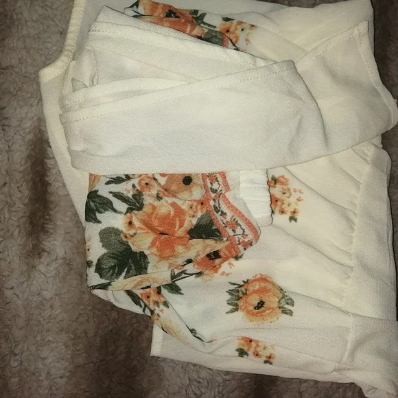 Beautiful blouse - Picture 8 of 8